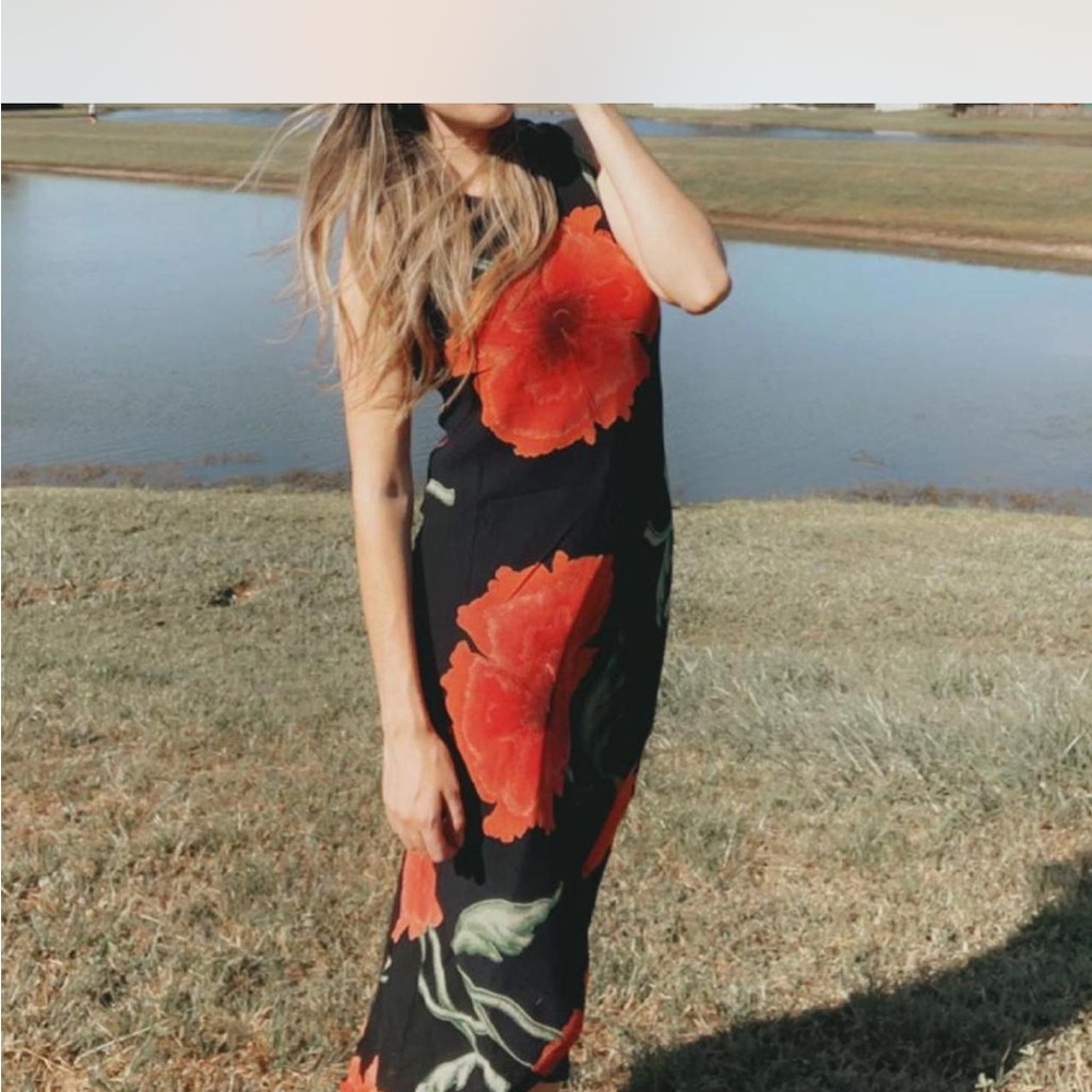 Nostalgia Black Maxi Dress with Red Floral Design